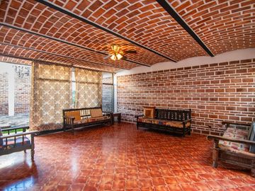 Excelente casa, perfecta para descanso o inversion.