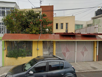 CASA EN REMATE, BUEN PRECIO... EN IZTACALCO- REMATE BANCARIO
