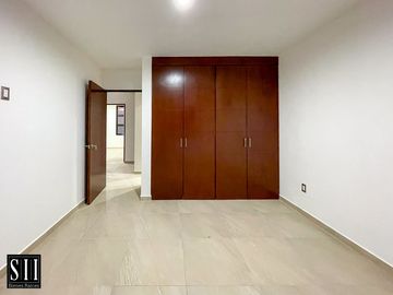 CASA EN VENTA CONDOMINIO EL CONDADO, T: 178 M2 C: 175 M2, 3 REC. 2.5 BAÑOS, NUEVA