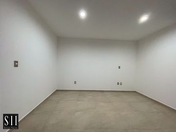 CASA EN VENTA CONDOMINIO EL CONDADO, T: 178 M2 C: 175 M2, 3 REC. 2.5 BAÑOS, NUEVA