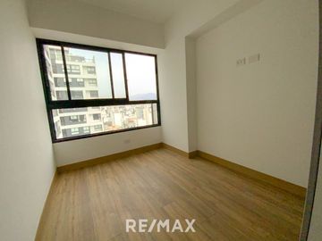 Departamento Flat En Venta De Estreno En Surquillo 84.22M2