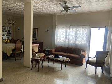 Venta Espectacular casa en Urdesa Central
