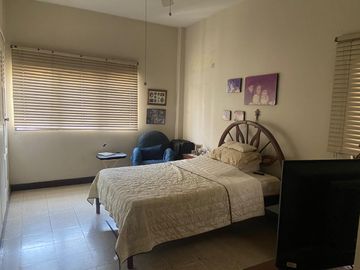 Venta Espectacular casa en Urdesa Central