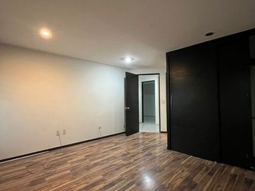 CASA EN RENTA EN LOMAS