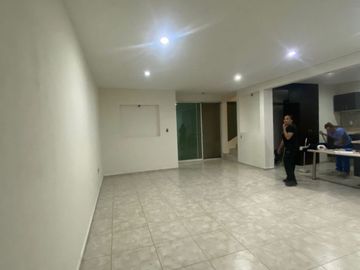 CASA EN RENTA EN LOMAS
