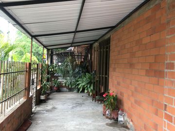 Venta casa esquinera en caney sur de Cali