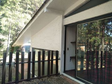Bosques de Cuauhyocan, casa en terreno de 3800 m2