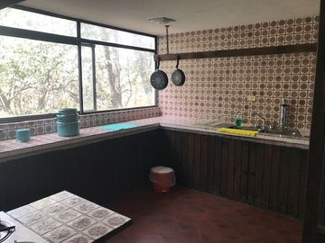 Bosques de Cuauhyocan, casa en terreno de 3800 m2