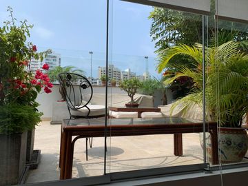 VENTA PENTHOUSE EN SAN ISIDRO CERCA AL GOLF.NEGOCIABLE!!!!
