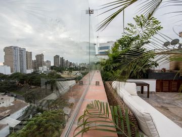 VENTA PENTHOUSE EN SAN ISIDRO CERCA AL GOLF.NEGOCIABLE!!!!
