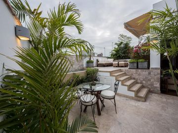 VENTA PENTHOUSE EN SAN ISIDRO CERCA AL GOLF.NEGOCIABLE!!!!