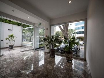 VENTA PENTHOUSE EN SAN ISIDRO CERCA AL GOLF.NEGOCIABLE!!!!