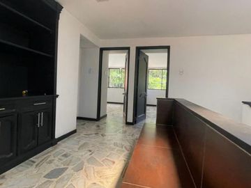 ALQUILER DE AMPLIA CASA EXTERNA EN CIUDAD JARDÍN.