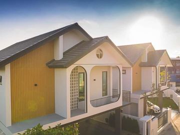 Newly built single house, modern minimalist style, 3 bedrooms, Tha Wang Tan area, spacious area, modern design, near Chiang Mai city, near Big C, near