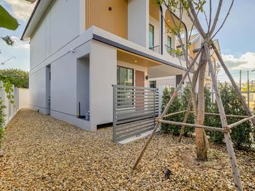 Newly built single house, modern minimalist style, 3 bedrooms, Tha Wang Tan area, spacious area, modern design, near Chiang Mai city, near Big C, near