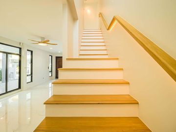 Newly built single house, modern minimalist style, 3 bedrooms, Tha Wang Tan area, spacious area, modern design, near Chiang Mai city, near Big C, near