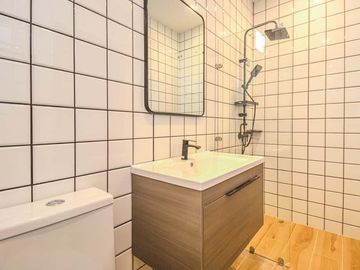 Newly built single house, modern minimalist style, 3 bedrooms, Tha Wang Tan area, spacious area, modern design, near Chiang Mai city, near Big C, near