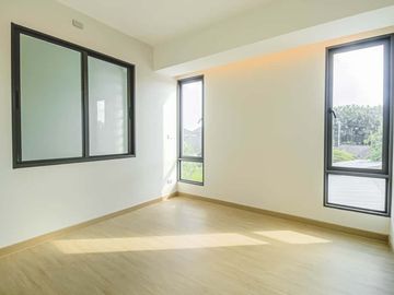 Newly built single house, modern minimalist style, 3 bedrooms, Tha Wang Tan area, spacious area, modern design, near Chiang Mai city, near Big C, near