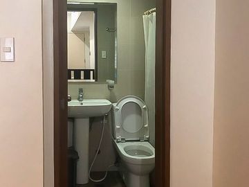 Fully Furnished Loft Type Condo for Sale in Eton Parkview Greenbelt, Mandaluyong