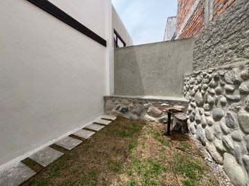 CASA MODERNA POR ESTRENAR EN VENTA SECTOR ORDOÑEZ LASSO
