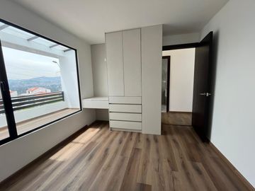 CASA MODERNA POR ESTRENAR EN VENTA SECTOR ORDOÑEZ LASSO