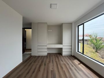 CASA MODERNA POR ESTRENAR EN VENTA SECTOR ORDOÑEZ LASSO
