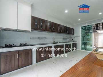 2-storey detached house, 200 sq m., detached house near Ramkhamhaeng University 2, Soi Wat Thung Setthi, Intersection 15, Kanchanaphisek Road, Bangna-