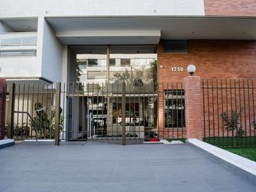vendo depto amoblado de un dormitorio con estacionamiento y bodega
