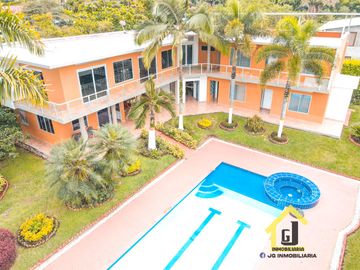 SE VENDE LUJOSA CASA CAMPESTRE CERCA A MANIZALES