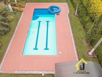 SE VENDE LUJOSA CASA CAMPESTRE CERCA A MANIZALES