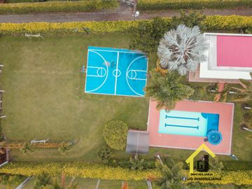 SE VENDE LUJOSA CASA CAMPESTRE CERCA A MANIZALES