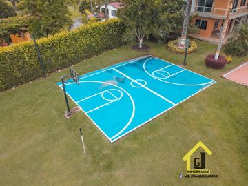 SE VENDE LUJOSA CASA CAMPESTRE CERCA A MANIZALES