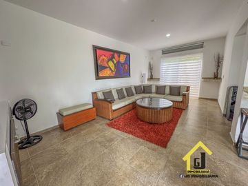 SE VENDE LUJOSA CASA CAMPESTRE CERCA A MANIZALES