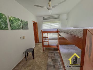 SE VENDE LUJOSA CASA CAMPESTRE CERCA A MANIZALES