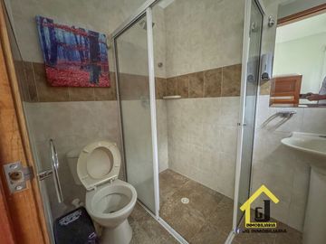SE VENDE LUJOSA CASA CAMPESTRE CERCA A MANIZALES