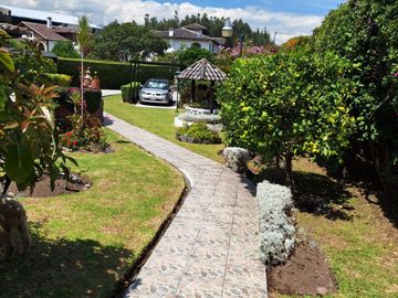 CASA EN VENTA VALLE DE LOS CHILLOS ILALO VIA AL TINGO QUITO ECUADOR