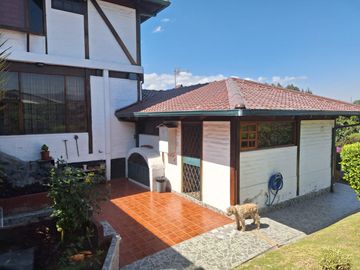CASA EN VENTA VALLE DE LOS CHILLOS ILALO VIA AL TINGO QUITO ECUADOR