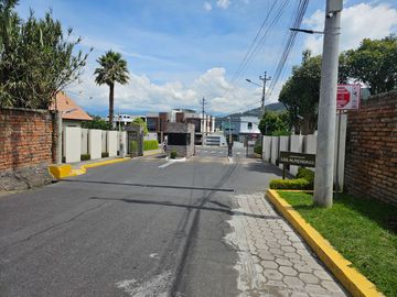 ¡¡¡INVIERTE TUS UTILIDADES!!  CASA 140M2 DOS PISOS - LUMBISÍ CUMBAYÁ