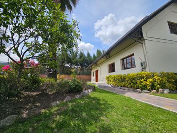 ¡¡¡INVIERTE TUS UTILIDADES!!  CASA 140M2 DOS PISOS - LUMBISÍ CUMBAYÁ