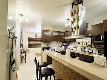 En Venta Casa Lujosa con 6 Habitaciones y piscina en Portoviejo, Manabí