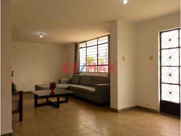 Oportunidad De Inversión: Casa En La Entrada De Punta Negra