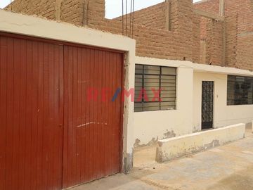 Oportunidad De Inversión: Casa En La Entrada De Punta Negra