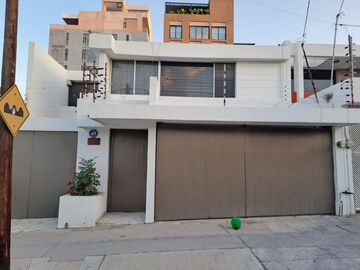 CASA EN VENTA JARDINES DEL MORAL LEON GUANAJUATO