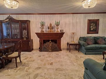 CASA EN VENTA JARDINES DEL MORAL LEON GUANAJUATO