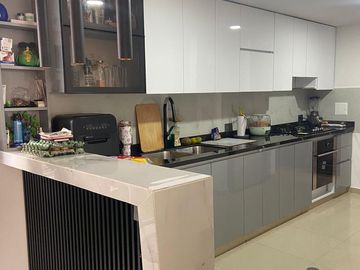 VENTA CASA DE DOS PLANTAS EN CONDOMINIO EN LAS MERCEDES