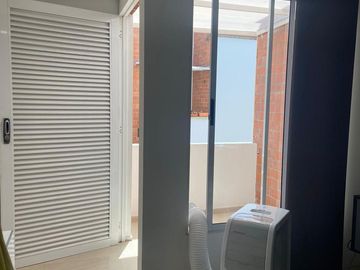 VENTA CASA DE DOS PLANTAS EN CONDOMINIO EN LAS MERCEDES