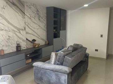 VENTA CASA DE DOS PLANTAS EN CONDOMINIO EN LAS MERCEDES