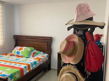 VENTA CASA DE DOS PLANTAS EN CONDOMINIO EN LAS MERCEDES