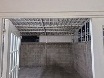 CASA EN HEROES DE LEÓN, AL SUR DE LA CIUDAD