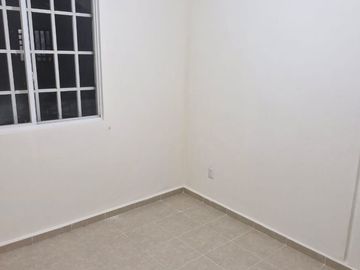 CASA EN HEROES DE LEÓN, AL SUR DE LA CIUDAD